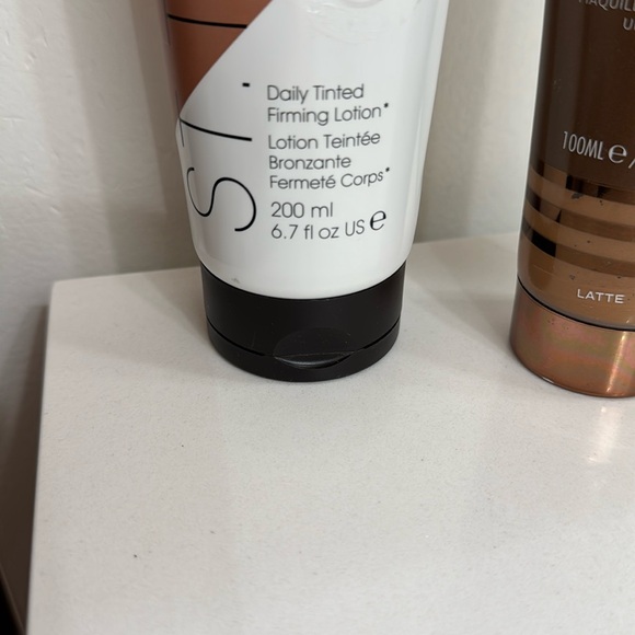 St Tropez Tan and Vita/Liberata Body Blur -Latte - Picture 5 of 5